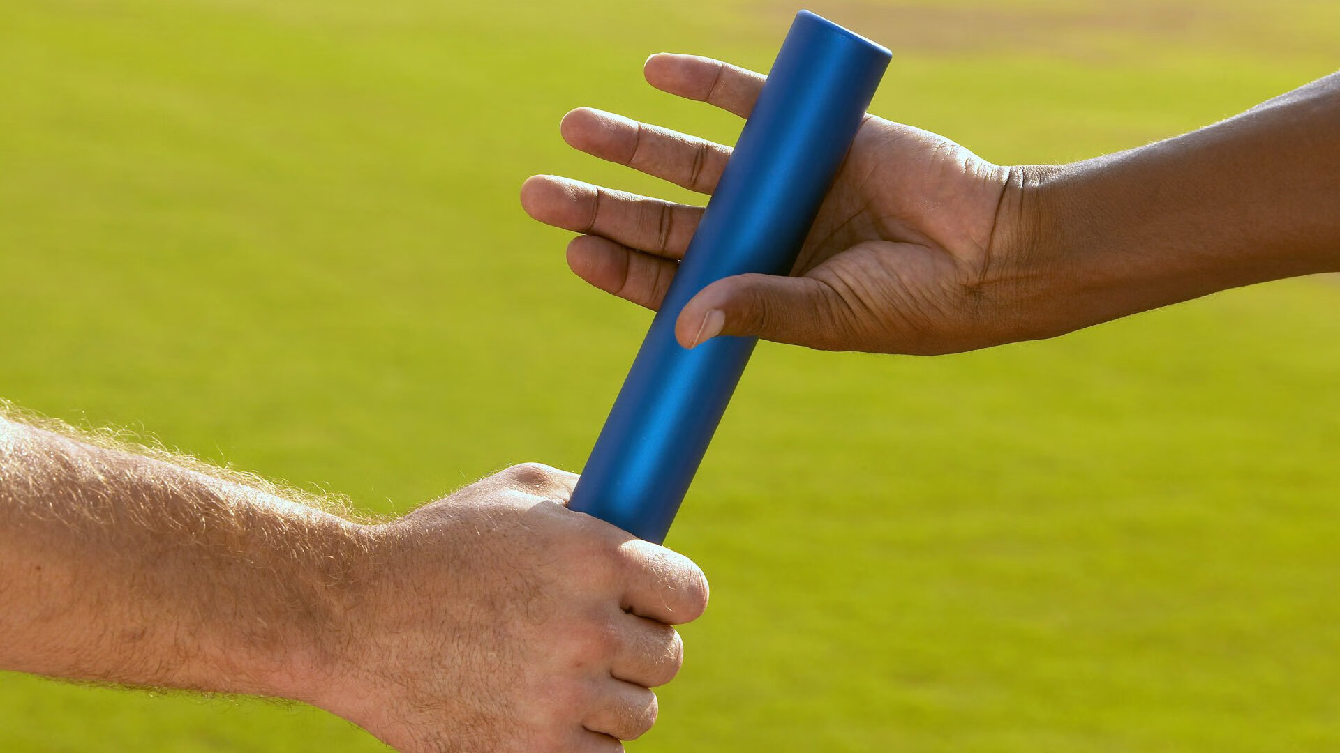 从灰熊力克马刺到米切尔抢七封神，当坚韧遇上孤胆，季后赛的永恒法则